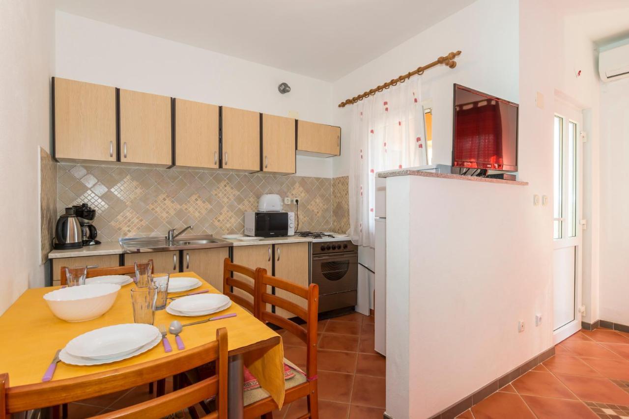 Apartments Safija 1985 Fažana Zewnętrze zdjęcie