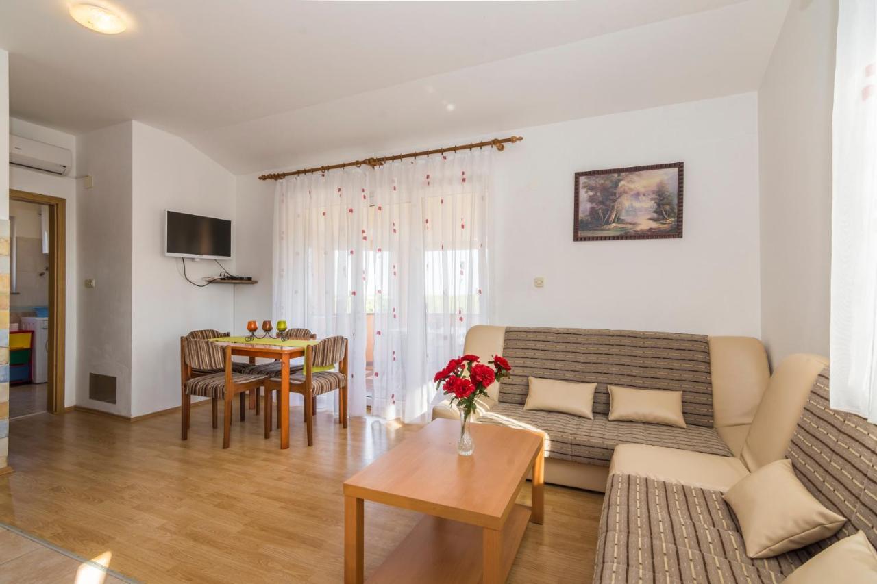 Apartments Safija 1985 Fažana Zewnętrze zdjęcie