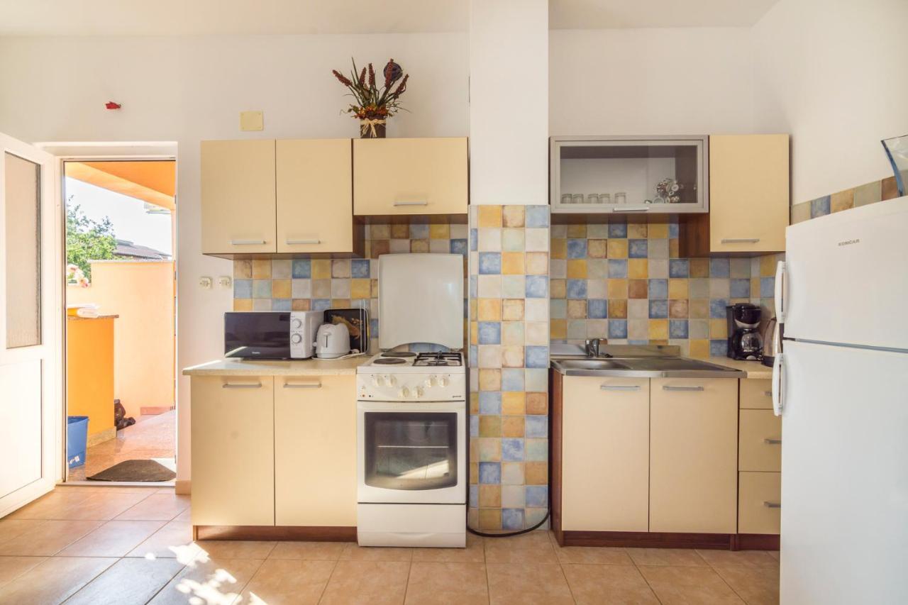Apartments Safija 1985 Fažana Zewnętrze zdjęcie